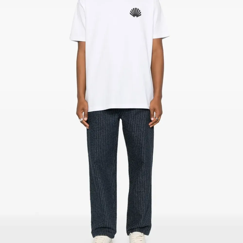 Футболка с логотипом