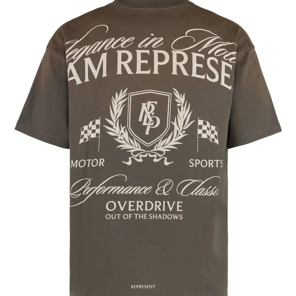 Футболка с принтом Футболка с принтом