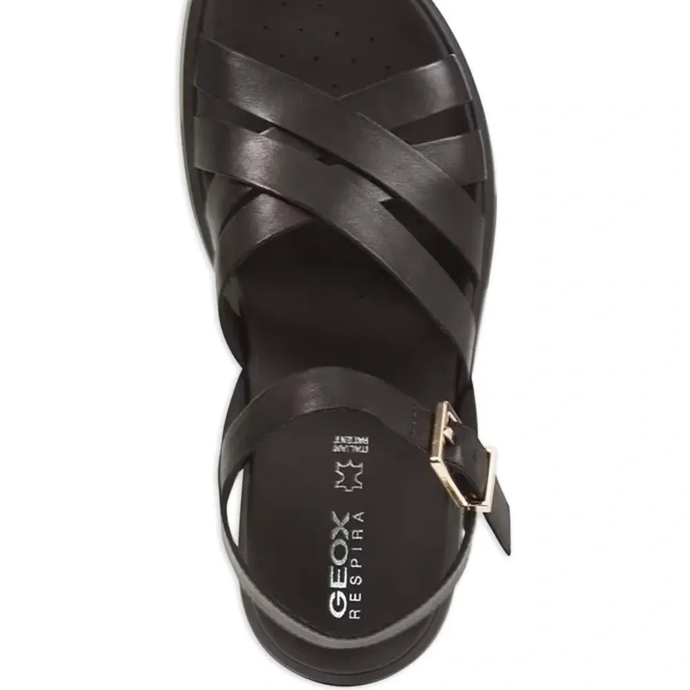 сандалии с ремешками