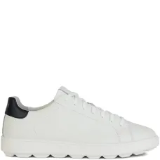 кроссовки на шнуровке