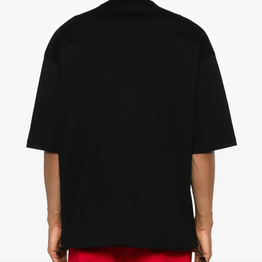 Футболка с круглым вырезом