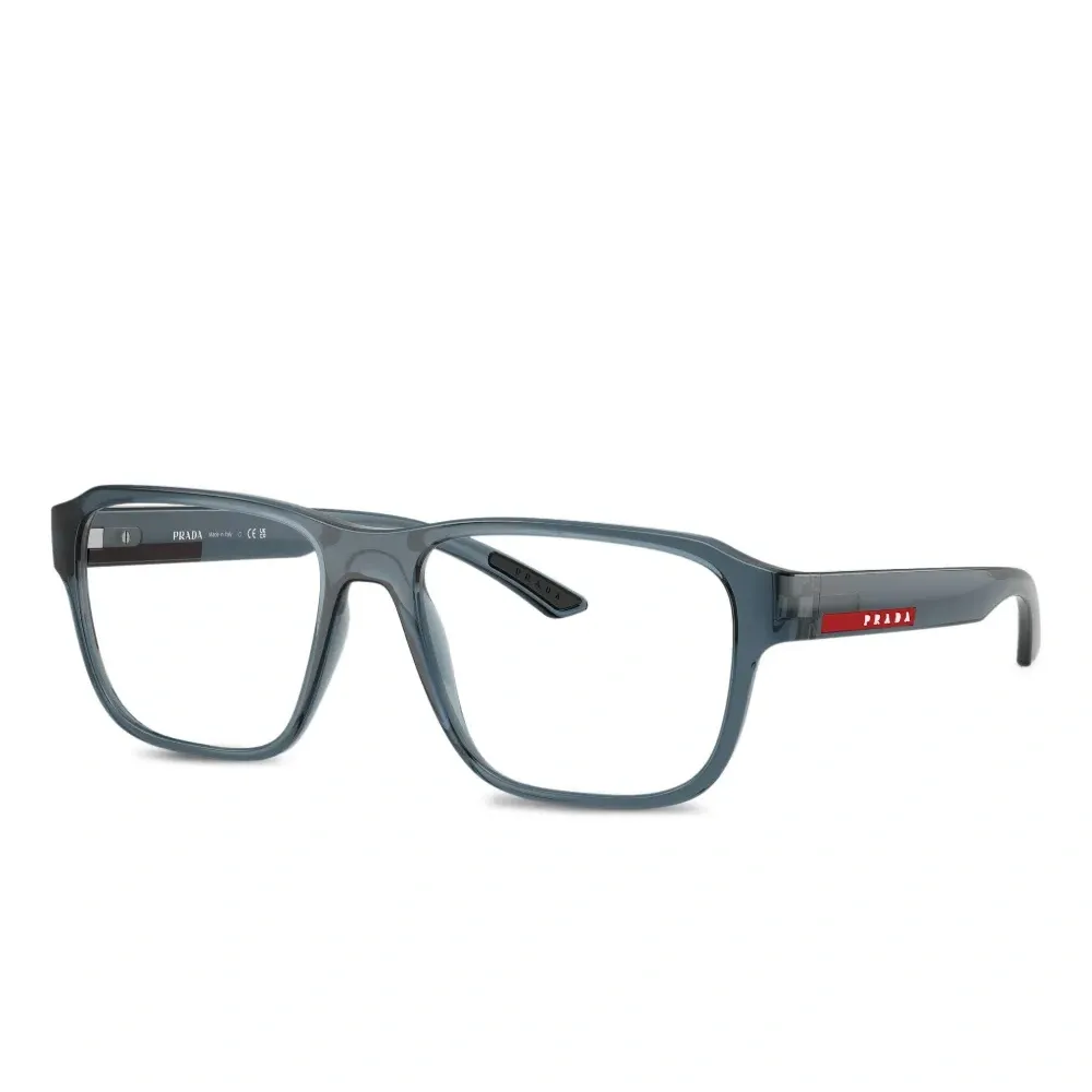 Очки в квадратной оправе