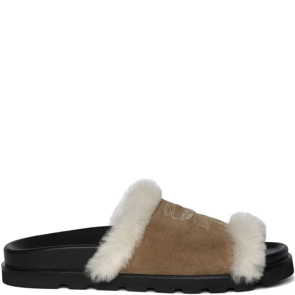 Сандалии с вышивкой