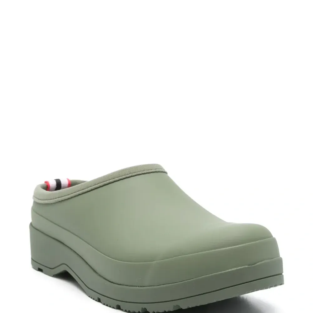 Мюли с логотипом