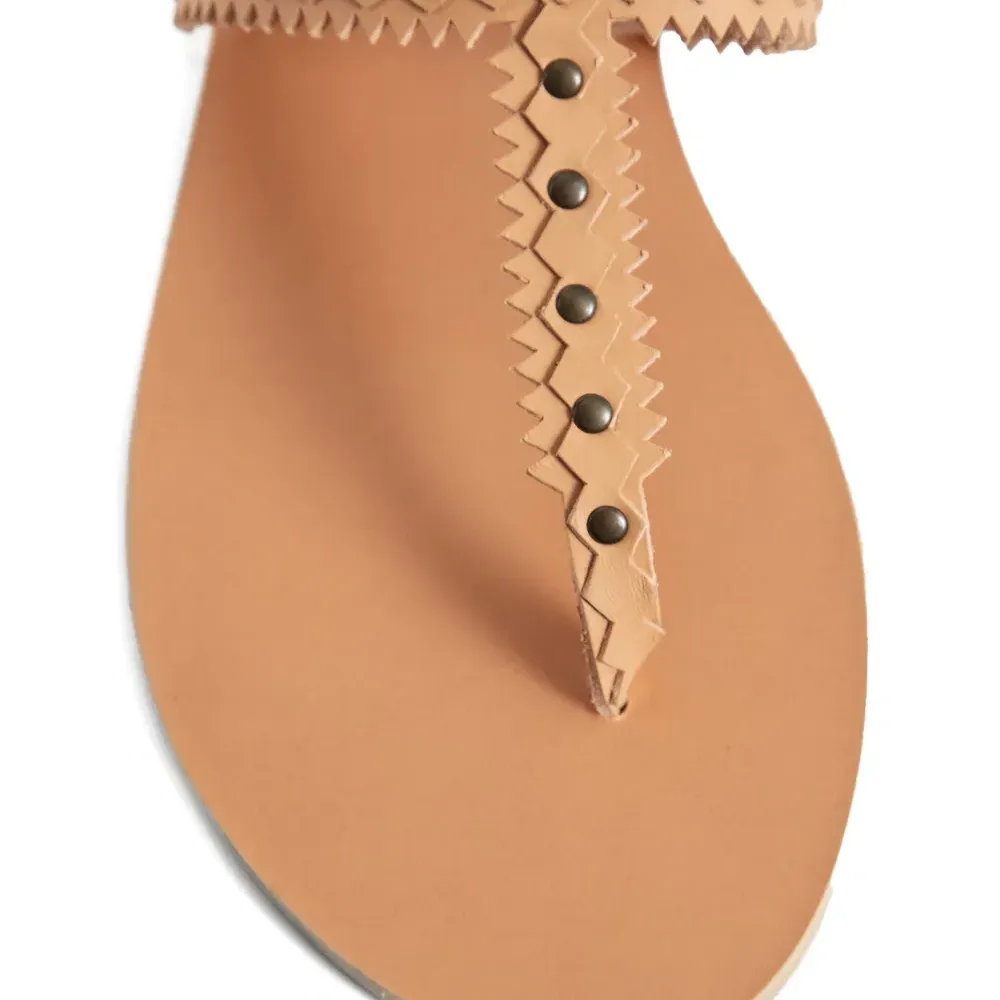 Сандалии Vesta с заклепками