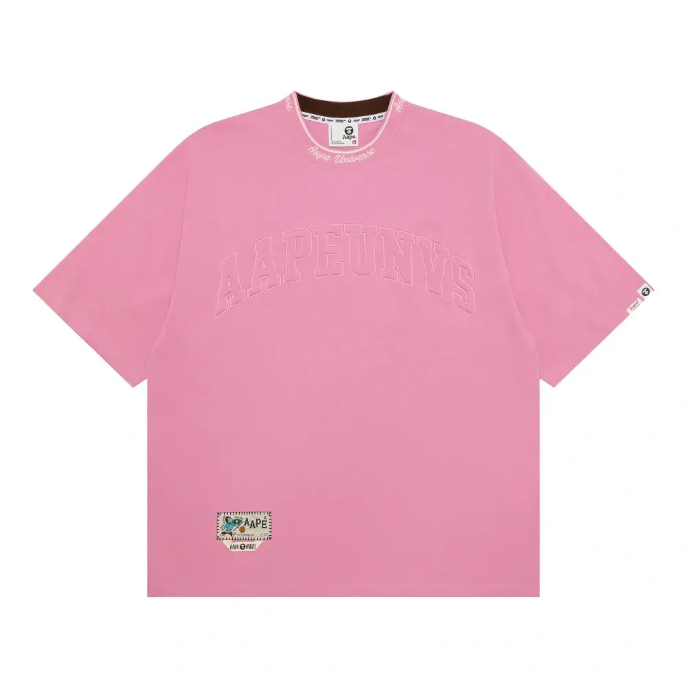 Футболка с тисненым логотипом