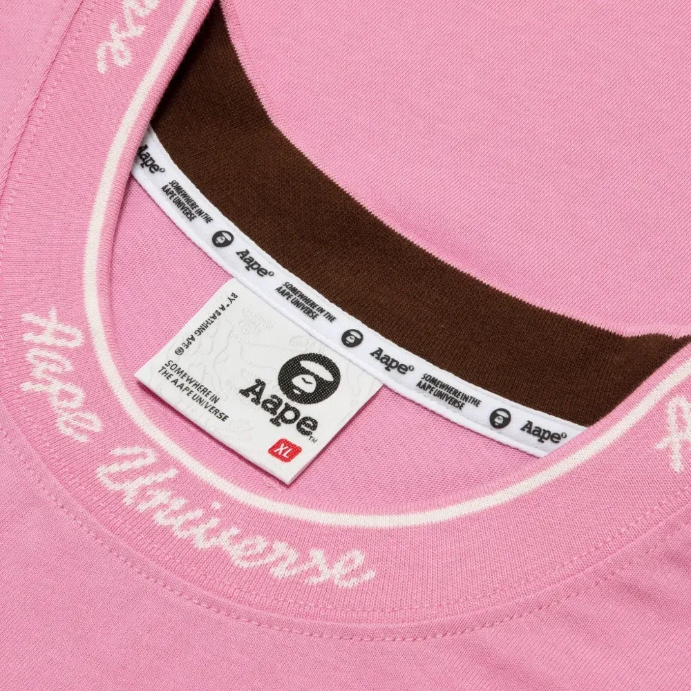 Футболка с тисненым логотипом