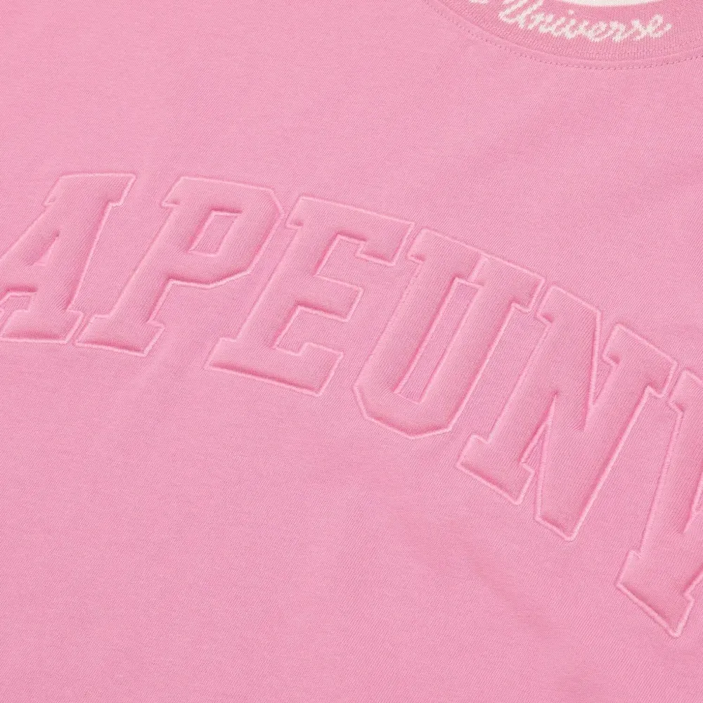 Футболка с тисненым логотипом