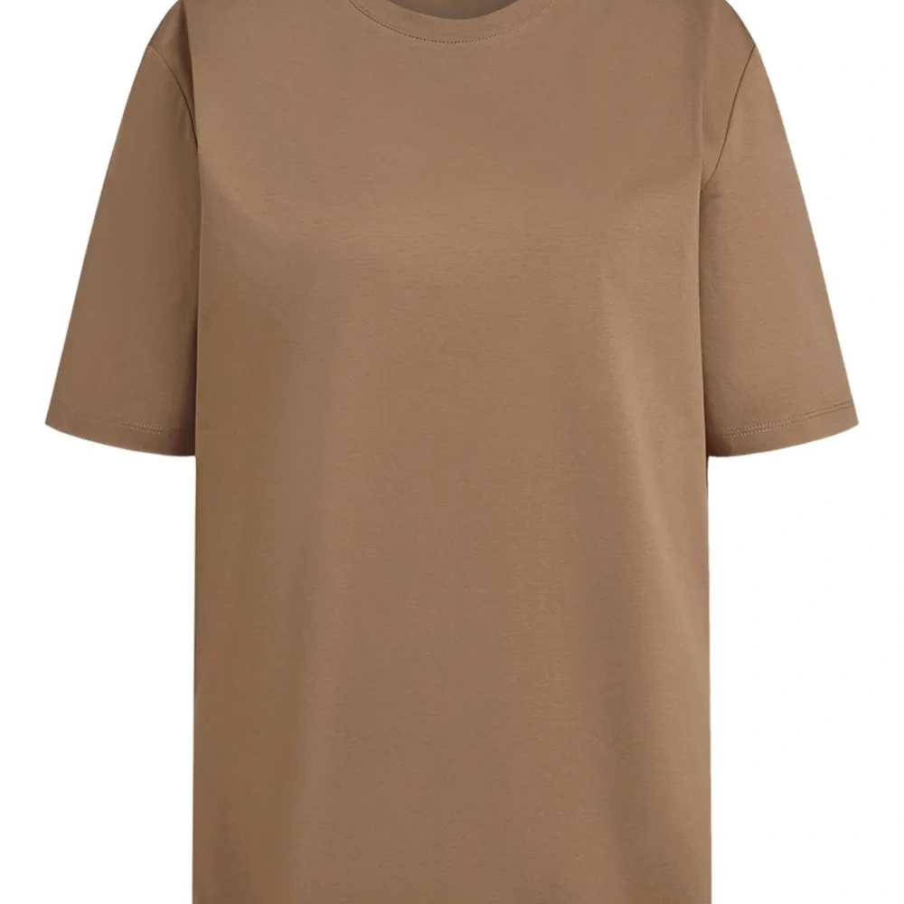 Футболка с круглым вырезом