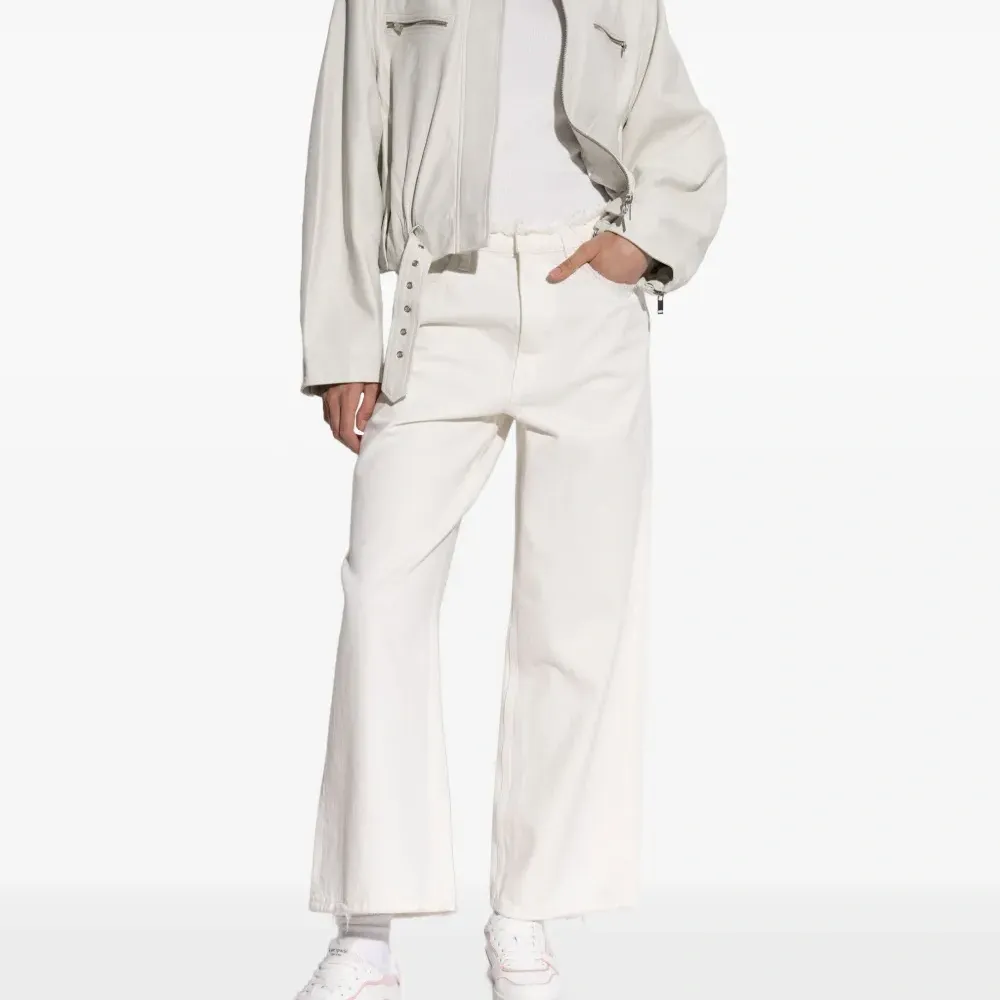 Кожаные кроссовки