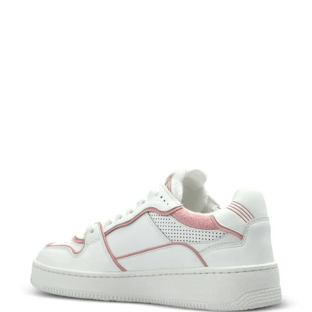 Кожаные кроссовки