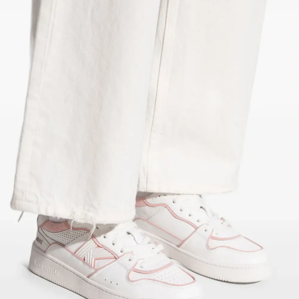 Кожаные кроссовки