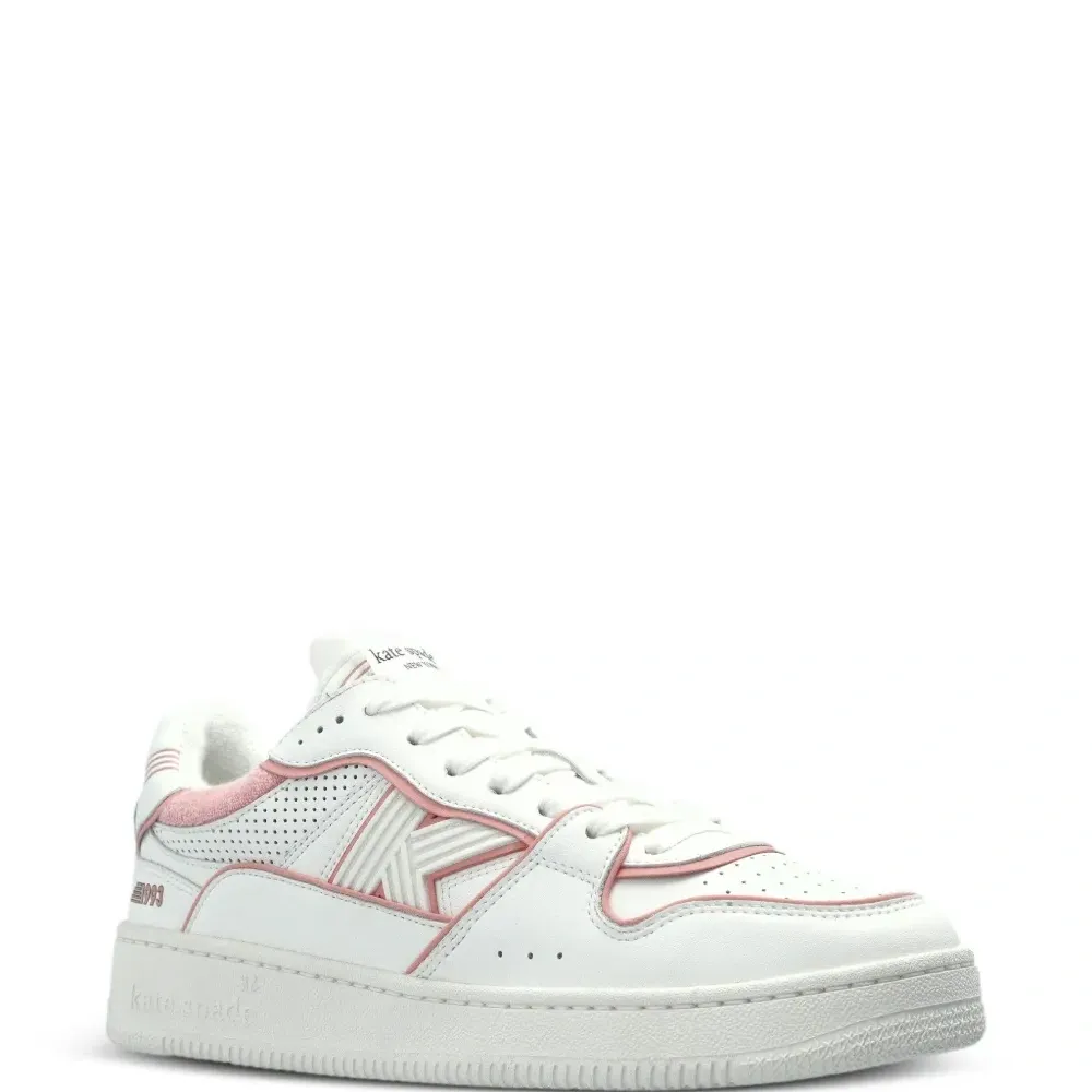 Кожаные кроссовки