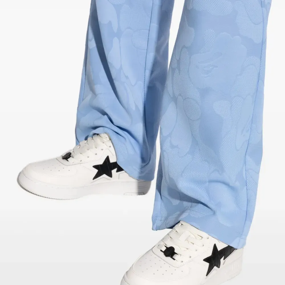 Кожаные кроссовки