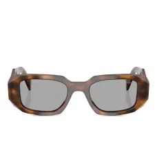 солнцезащитные очки в прямоугольной оправе