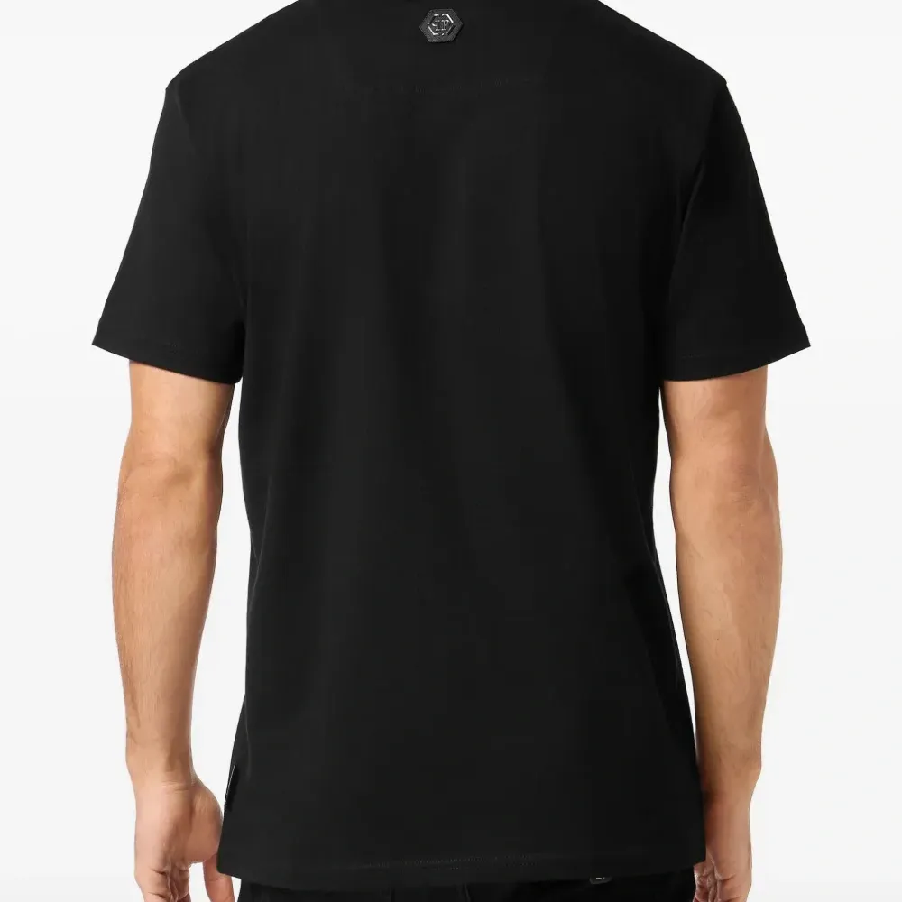 футболка с декорированным логотипом футболка с декорированным логотипом