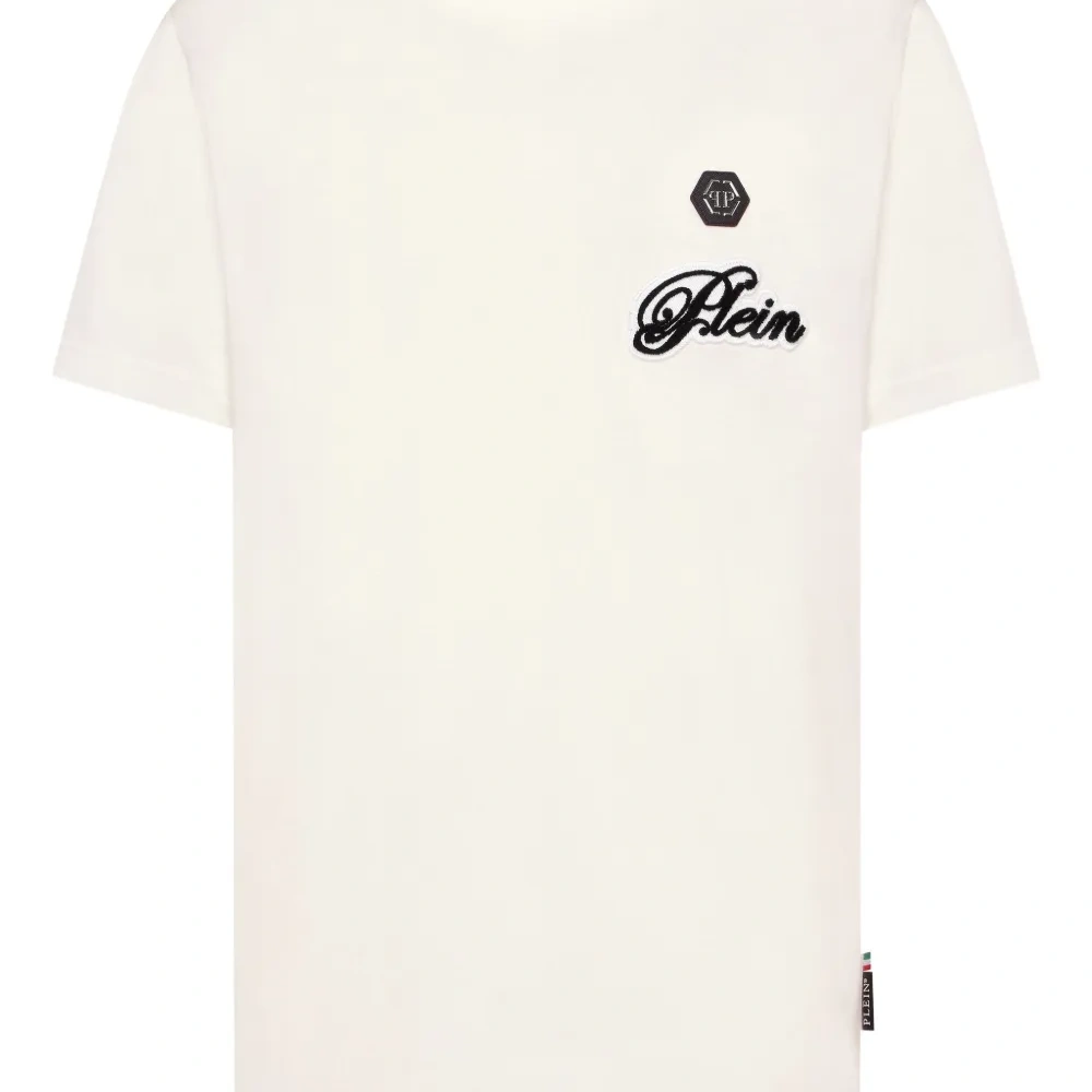 футболка с вышитым логотипом