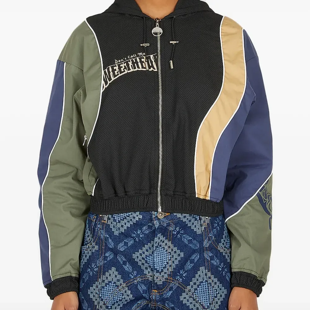 Бомбер с капюшоном и кулиской