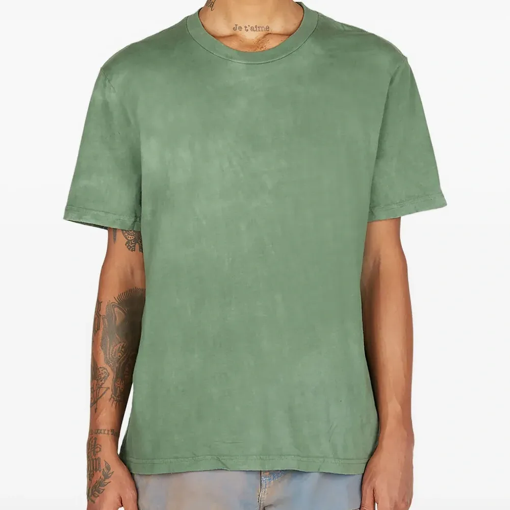 футболка с круглым вырезом