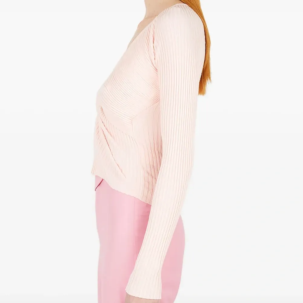 Футболка с V-образным вырезом и сборками Футболка с V-образным вырезом и сборками