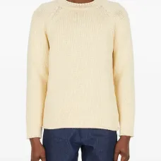 Свитер с вышивкой