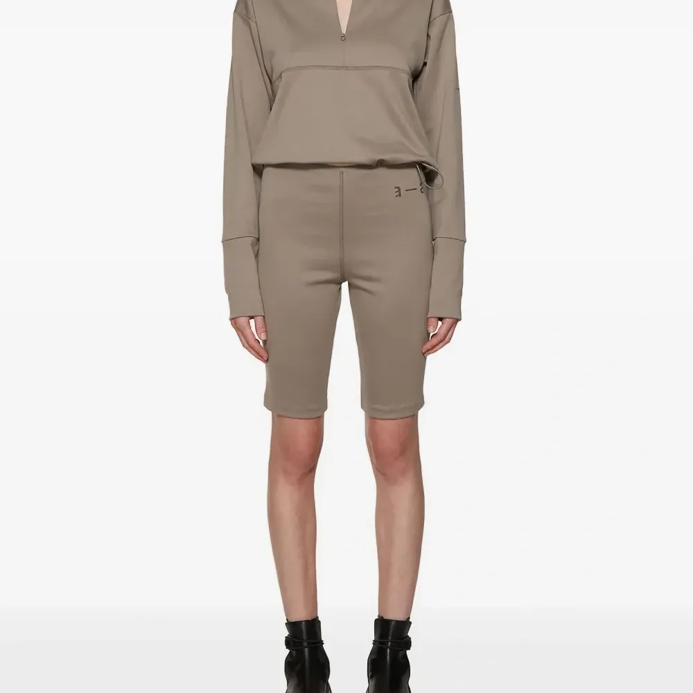 Футболка с воротником на молнии Футболка с воротником на молнии