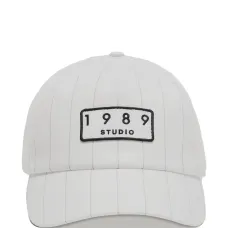 полосатая кепка с нашивкой-логотипом