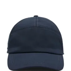 кепка с вышитым логотипом