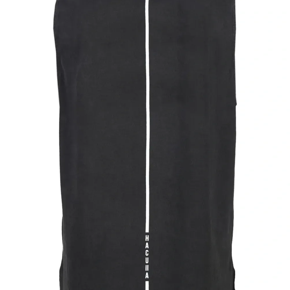 топ с графичным принтом