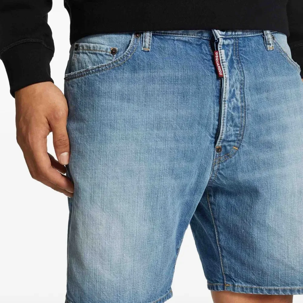 Джинсовые шорты