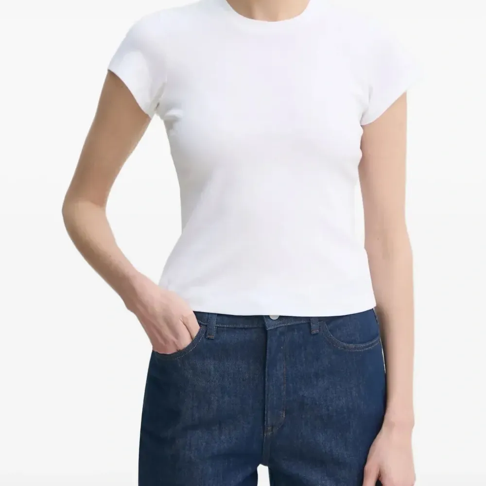 Футболка в рубчик с круглым вырезом