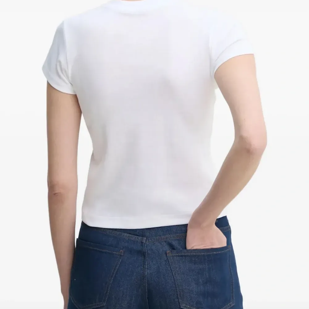 Футболка в рубчик с круглым вырезом