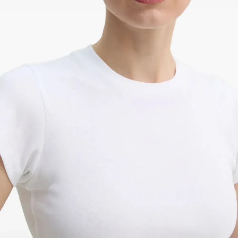 Футболка в рубчик с круглым вырезом