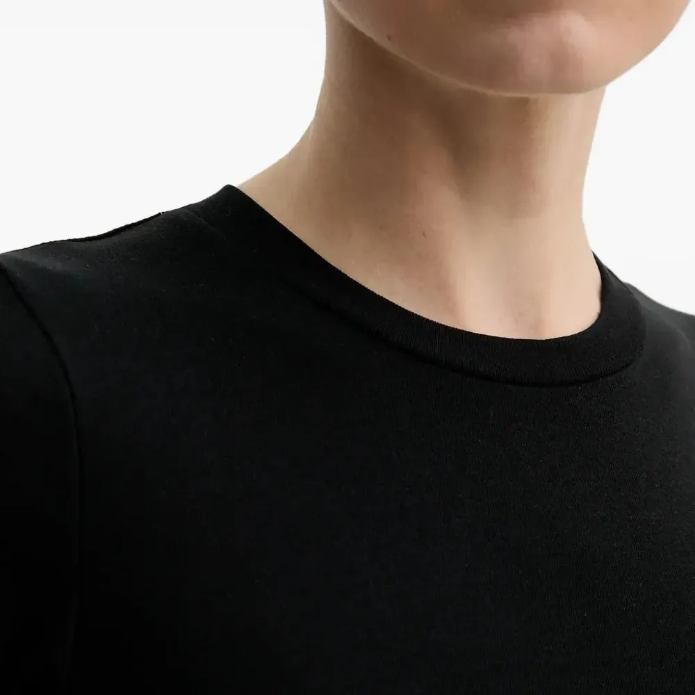 Футболка с круглым вырезом