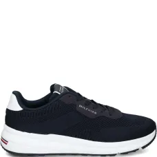 Кроссовки с логотипом