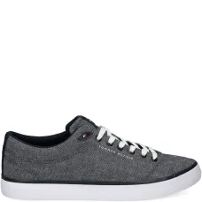 Кроссовки с логотипом