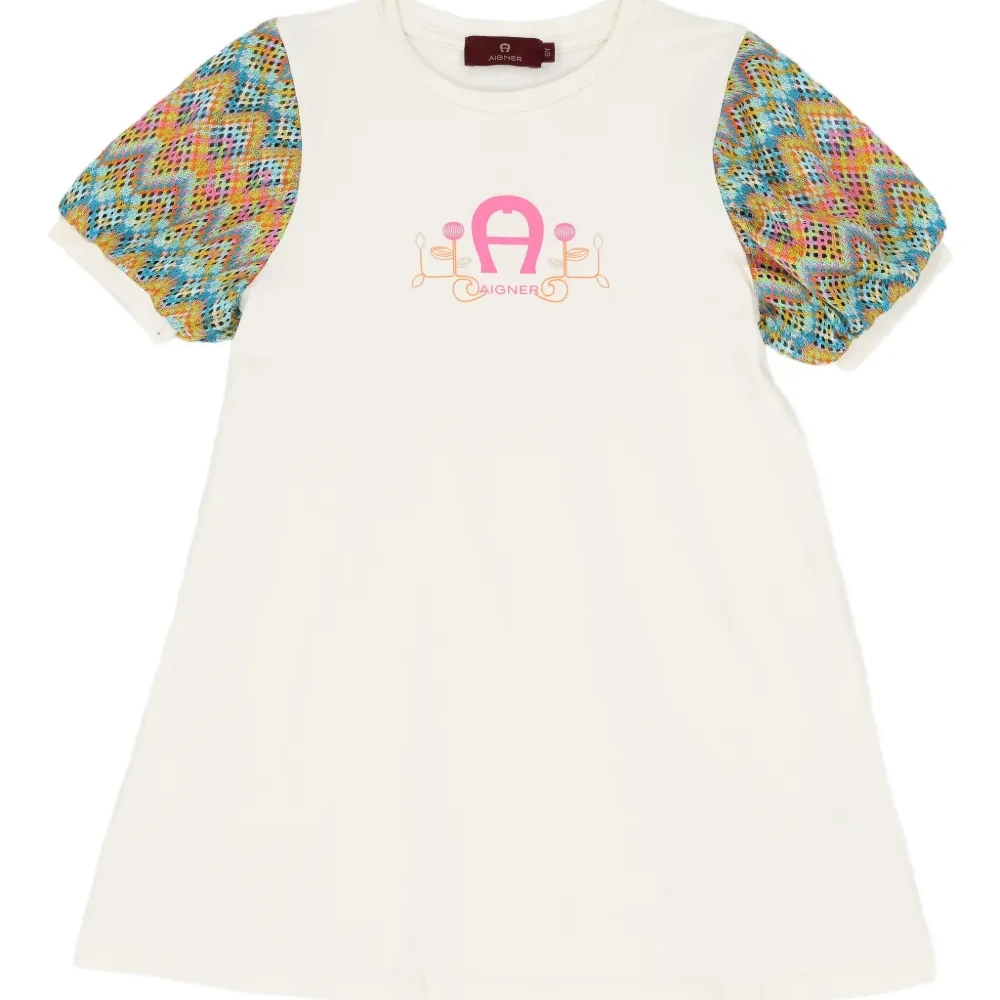 Футболка с логотипом