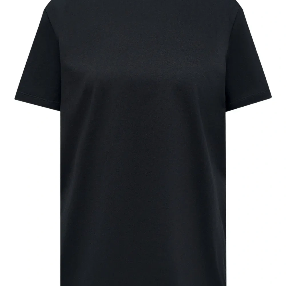 футболка с круглым вырезом