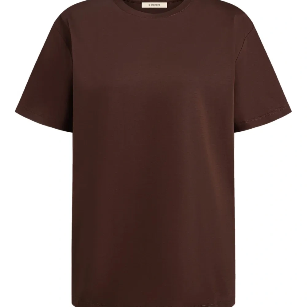 футболка с круглым вырезом