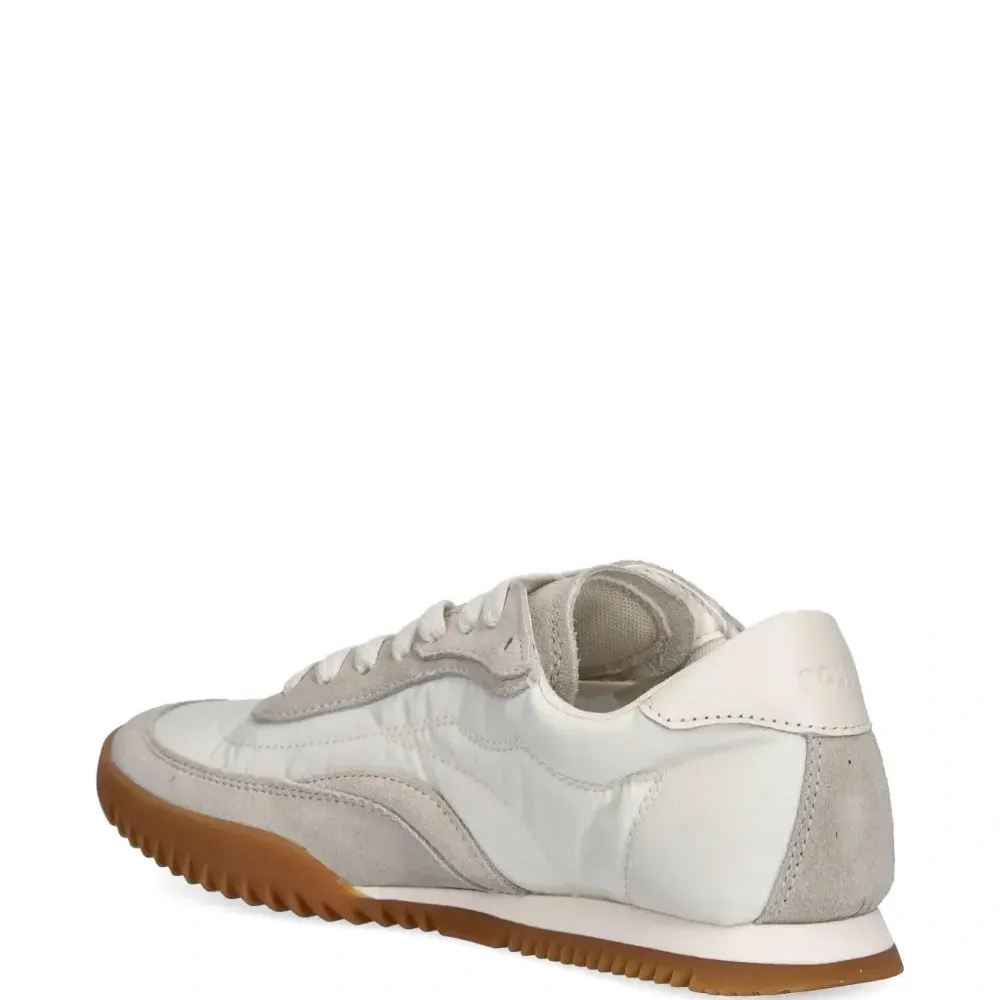 Кроссовки со вставками