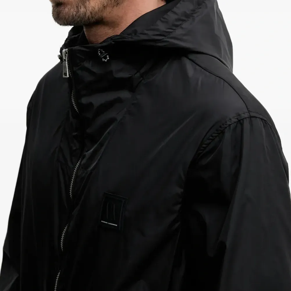 Куртка с капюшоном и нашивкой с логотипом