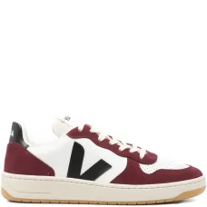 Кроссовки V-10