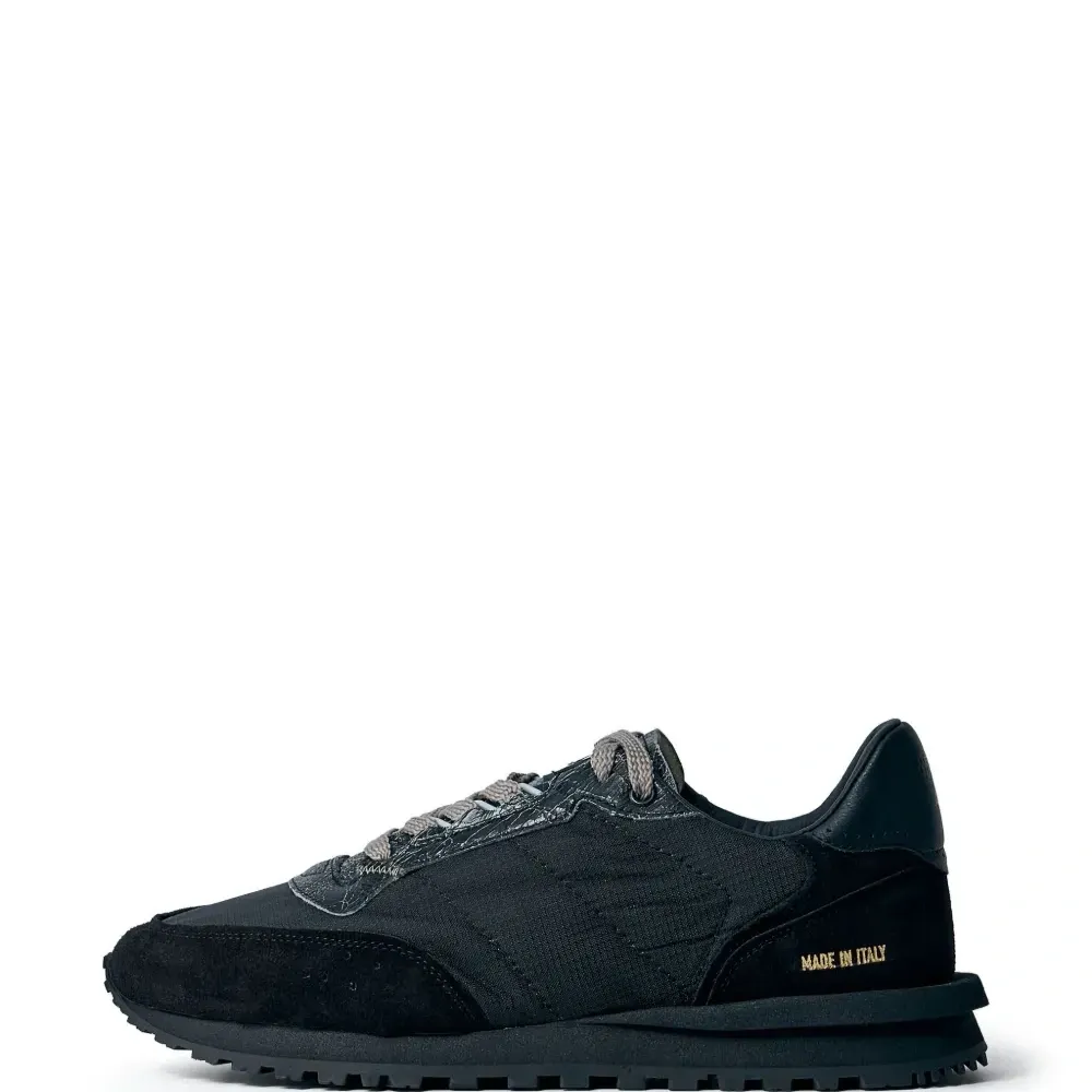 Кеды на плоской подошве