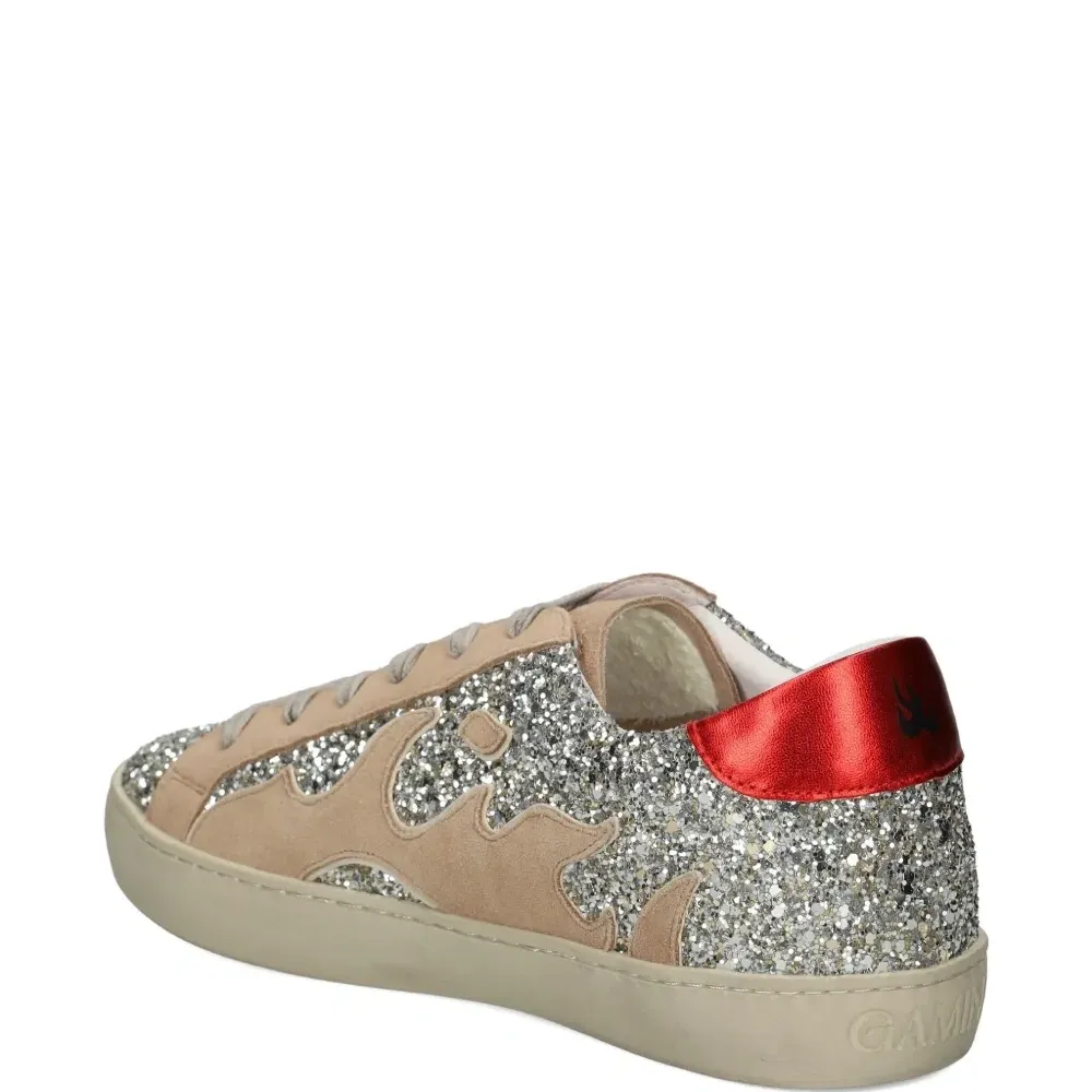 Декорированные кроссовки Декорированные кроссовки