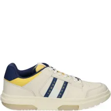 Кроссовки с полосками