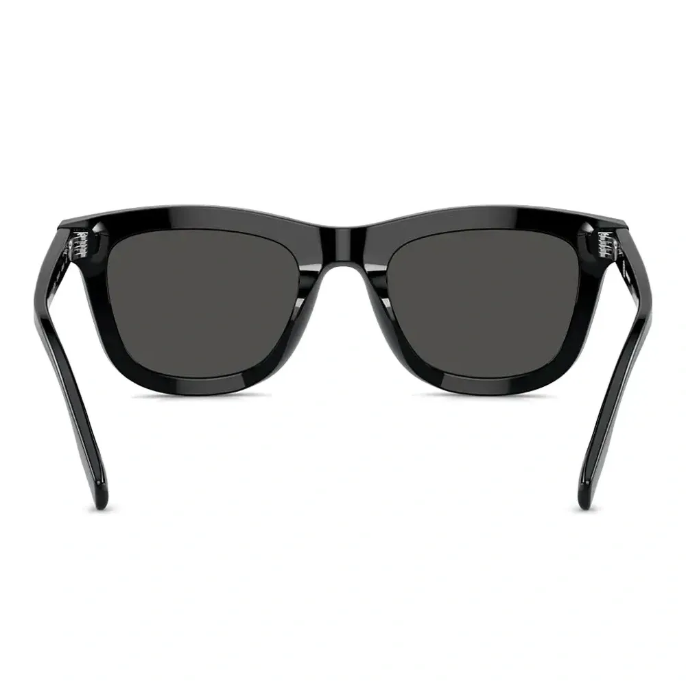 Солнцезащитные очки в квадратной оправе