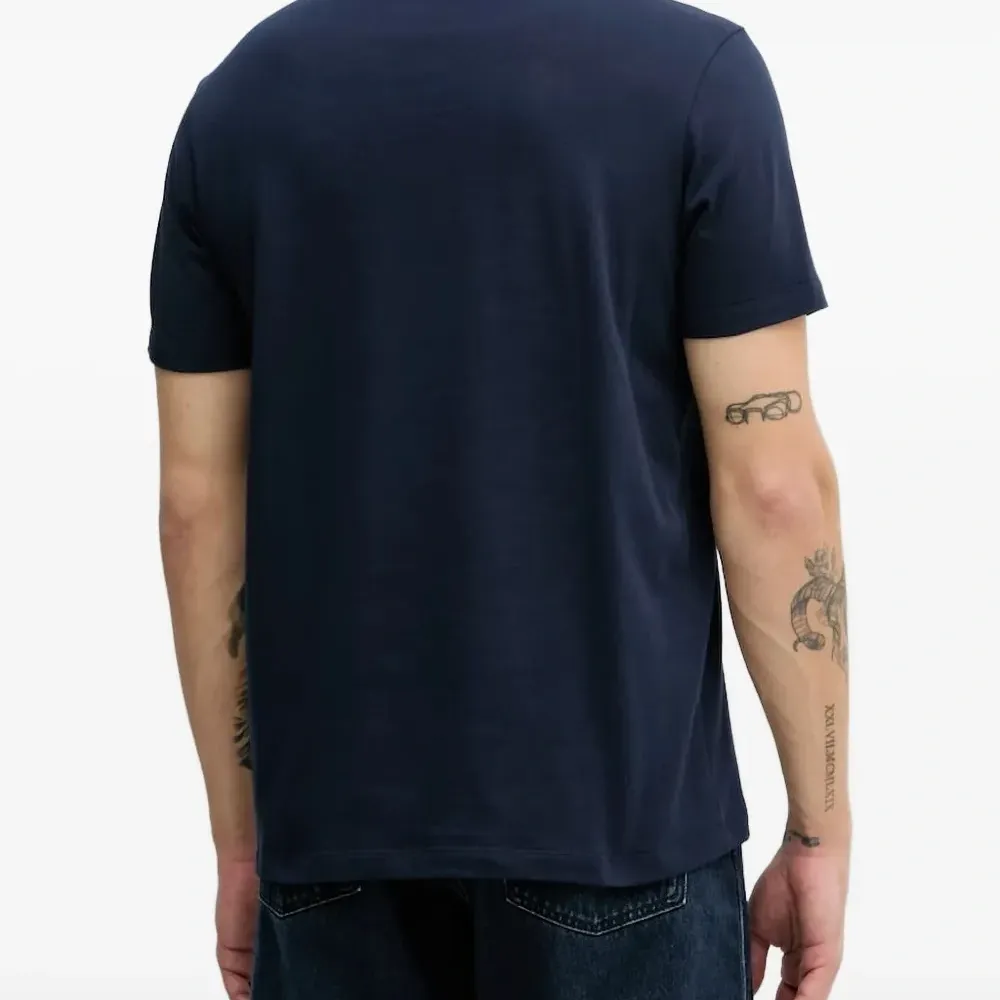 Футболка с логотипом