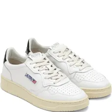 Кожаные кроссовки