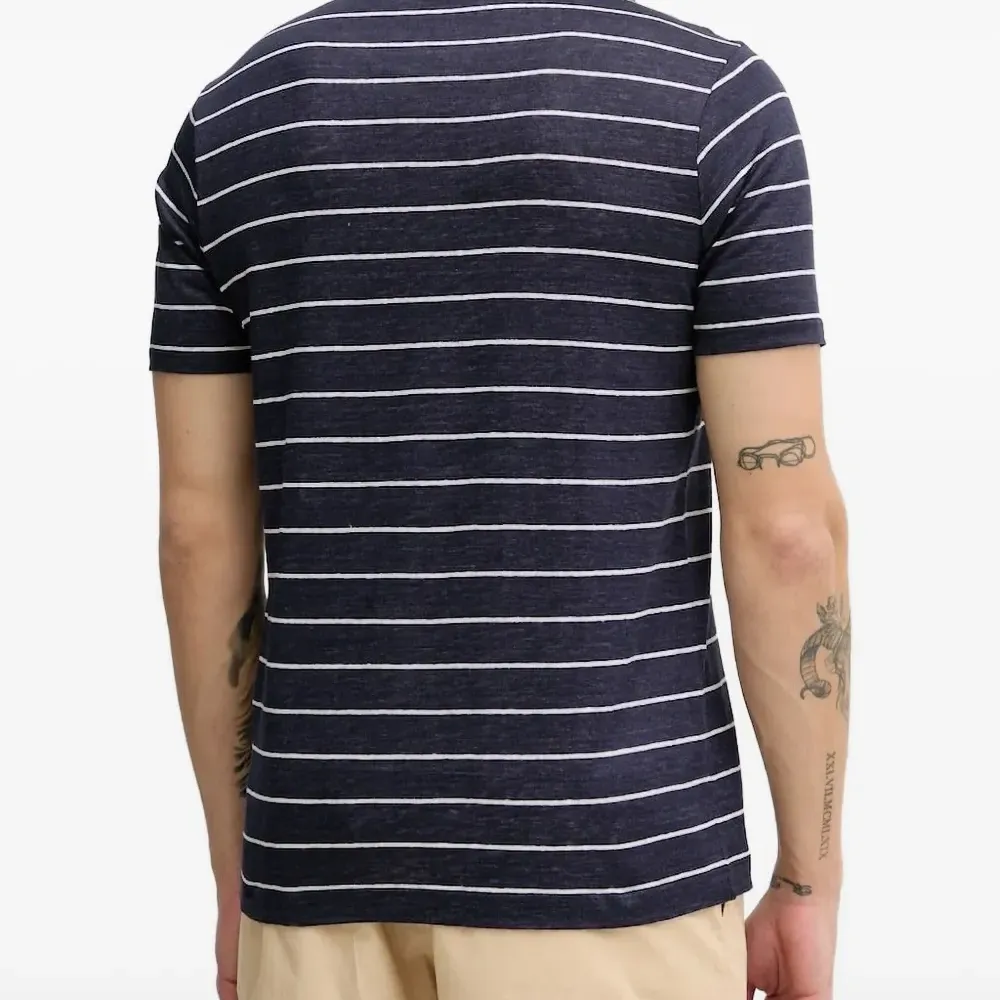 Льняная футболка в полоску