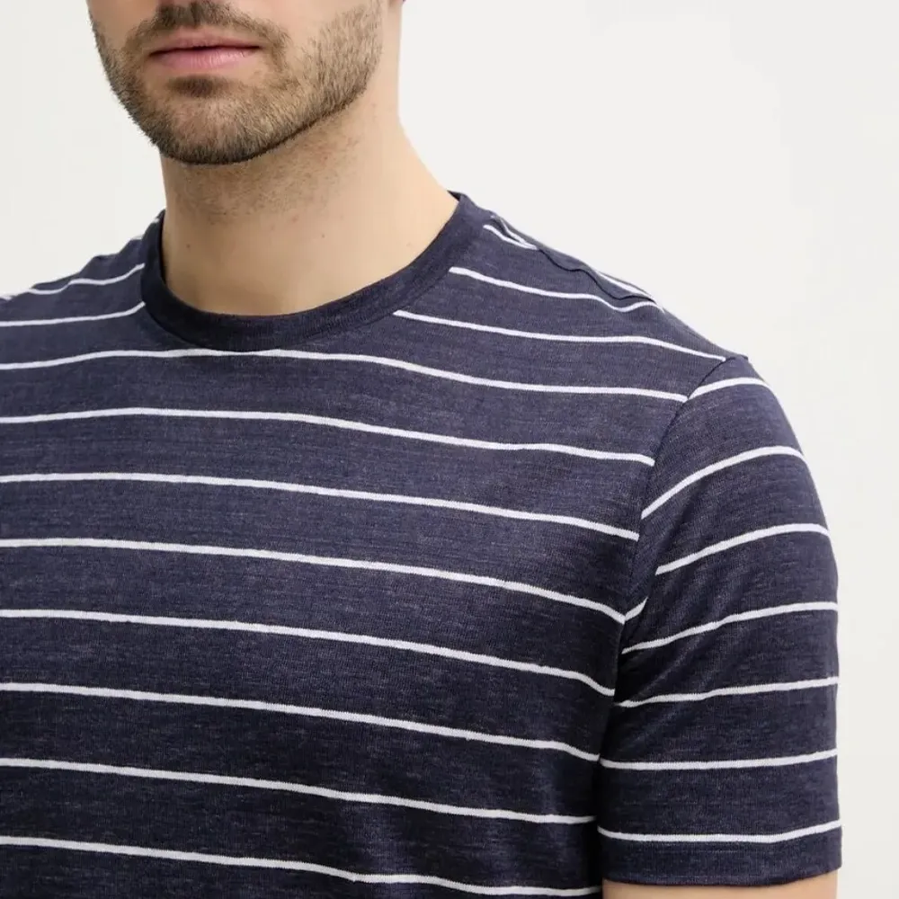 Льняная футболка в полоску